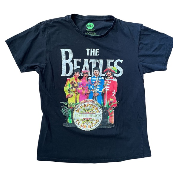The Beatles Graphic T-Shirt Lonely Hearts Men’s Size Large - Picture 1 of 7